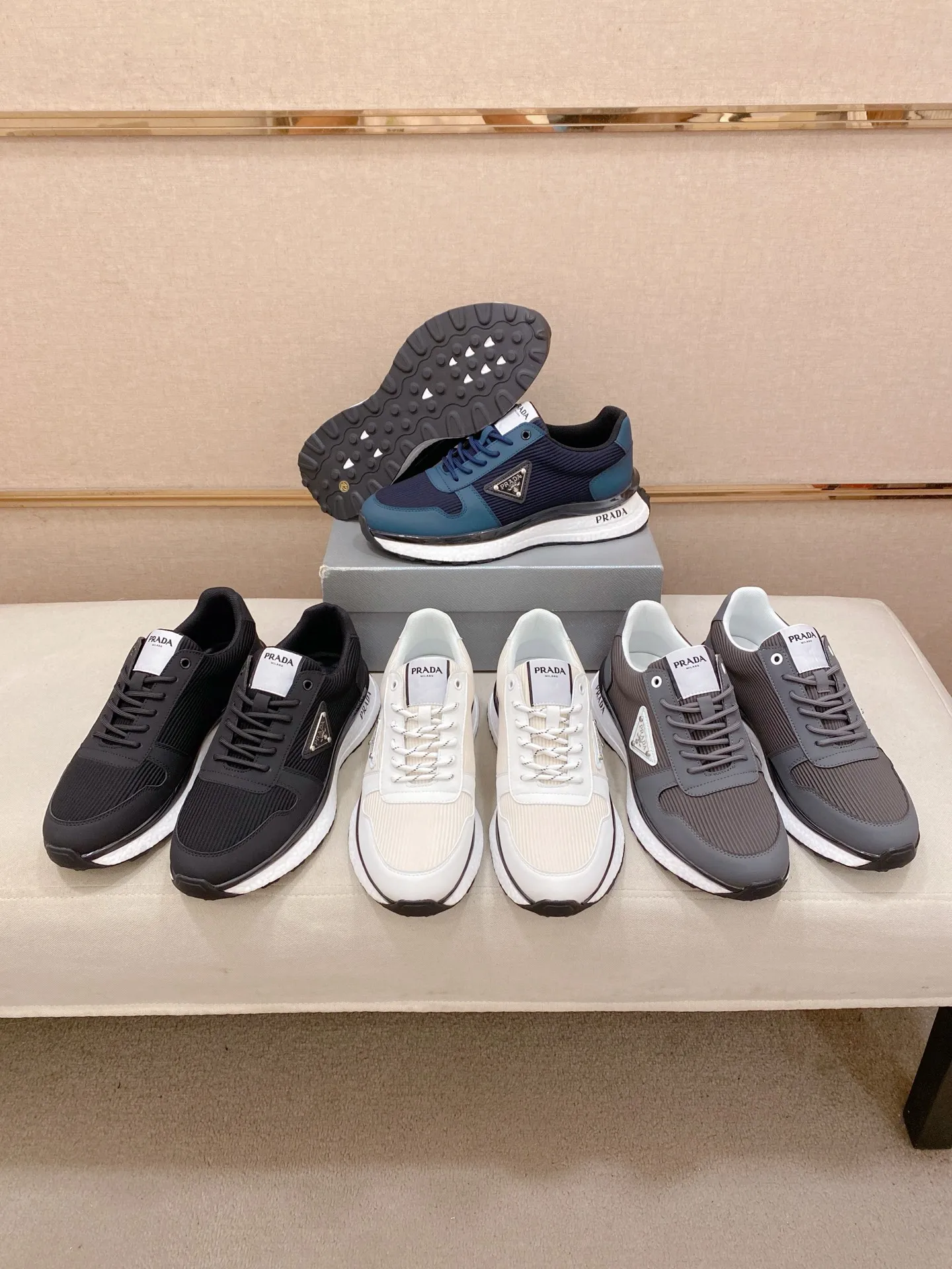 Men's shoes 💰: 462💰 [Prada～Prada] Trendy new styles are on the market. Same style as the official website. Counter quality. Original version. [Strong] [Strong] Imported selected first-layer cowhide. Comfortable and breathable sheepskin lining, fine workmanship, upper layer made of 100% pure cowhide, original last shape, comfortable on the feet, shoe sizes 38 to 44
